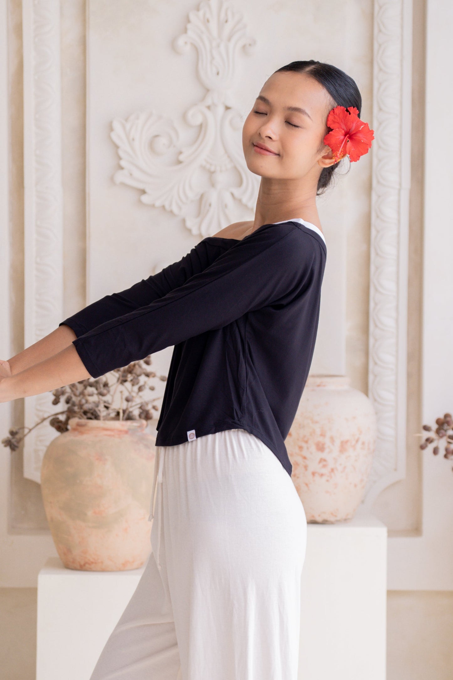 Nadi Off-Shoulder Drape - Black