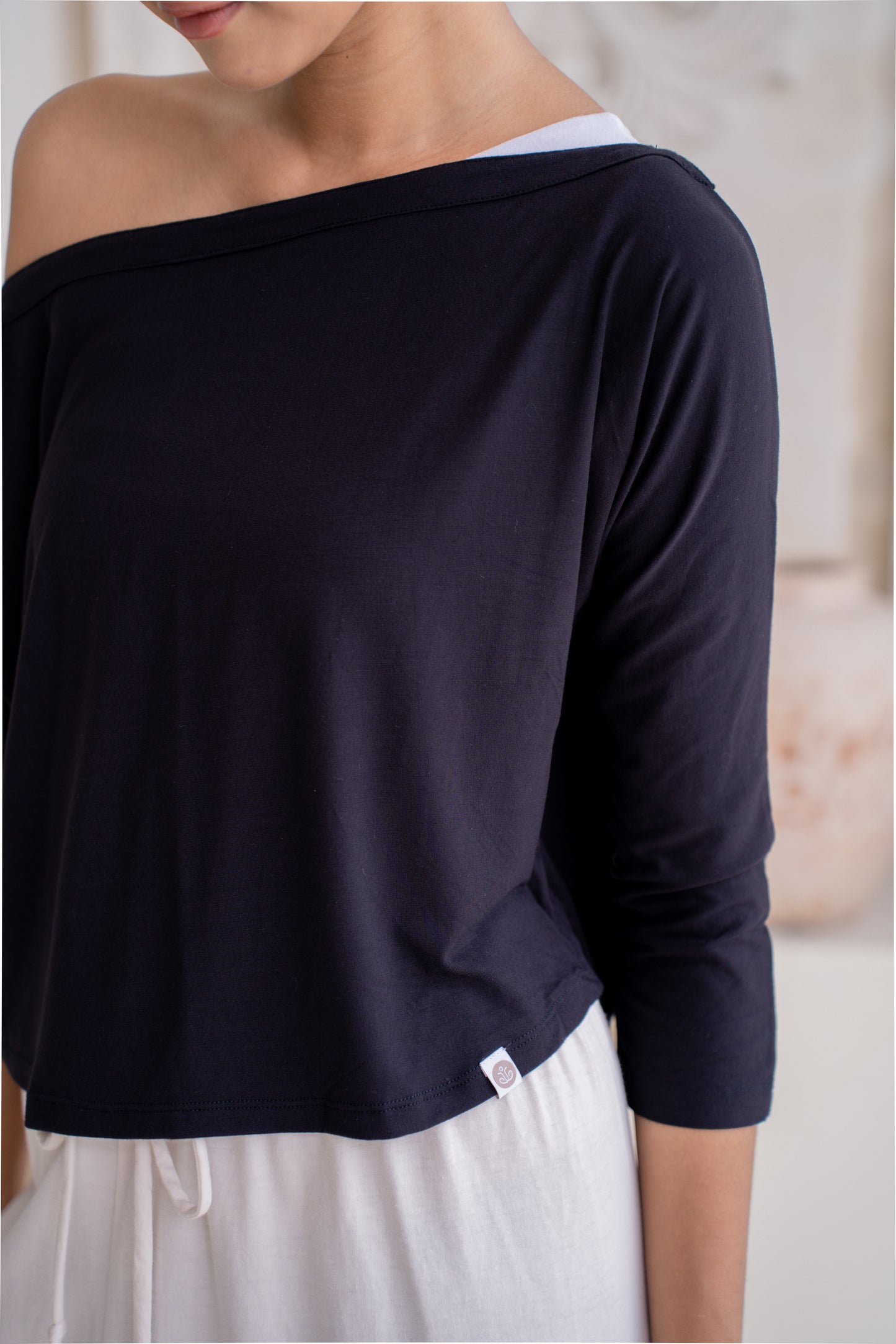 Nadi Off-Shoulder Drape - Black