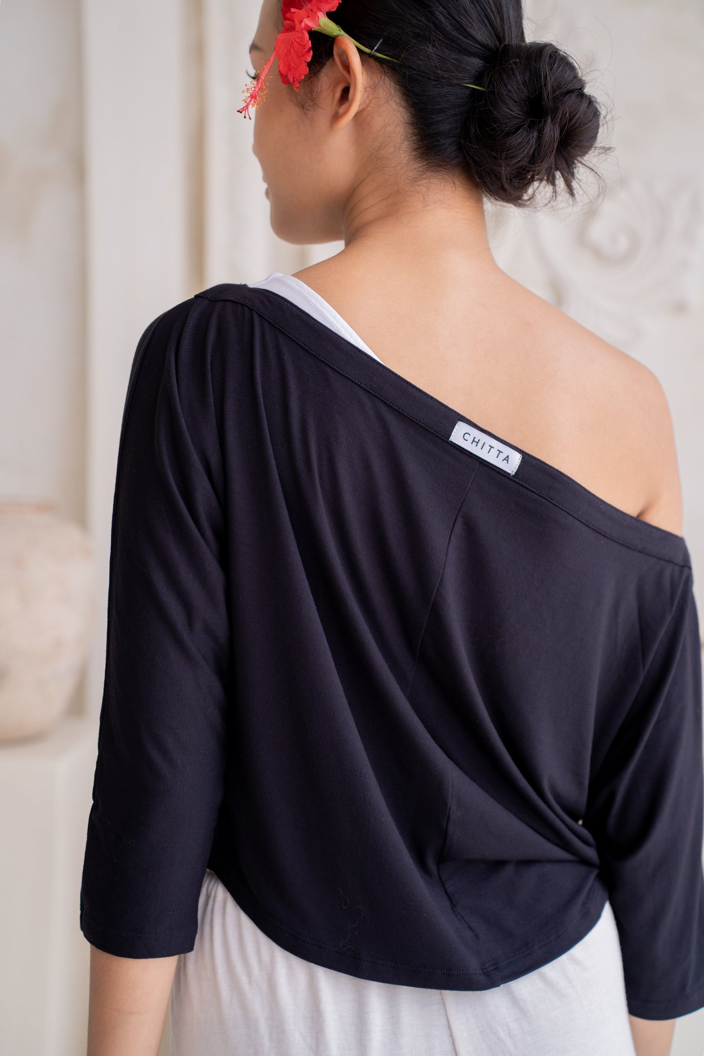 Nadi Off-Shoulder Drape - Black