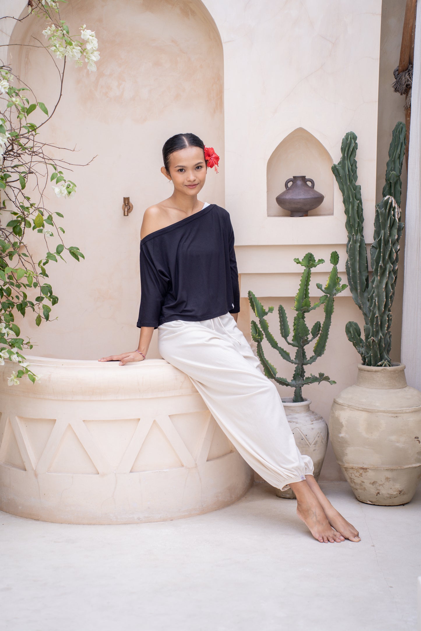 Nadi Off-Shoulder Drape - Black