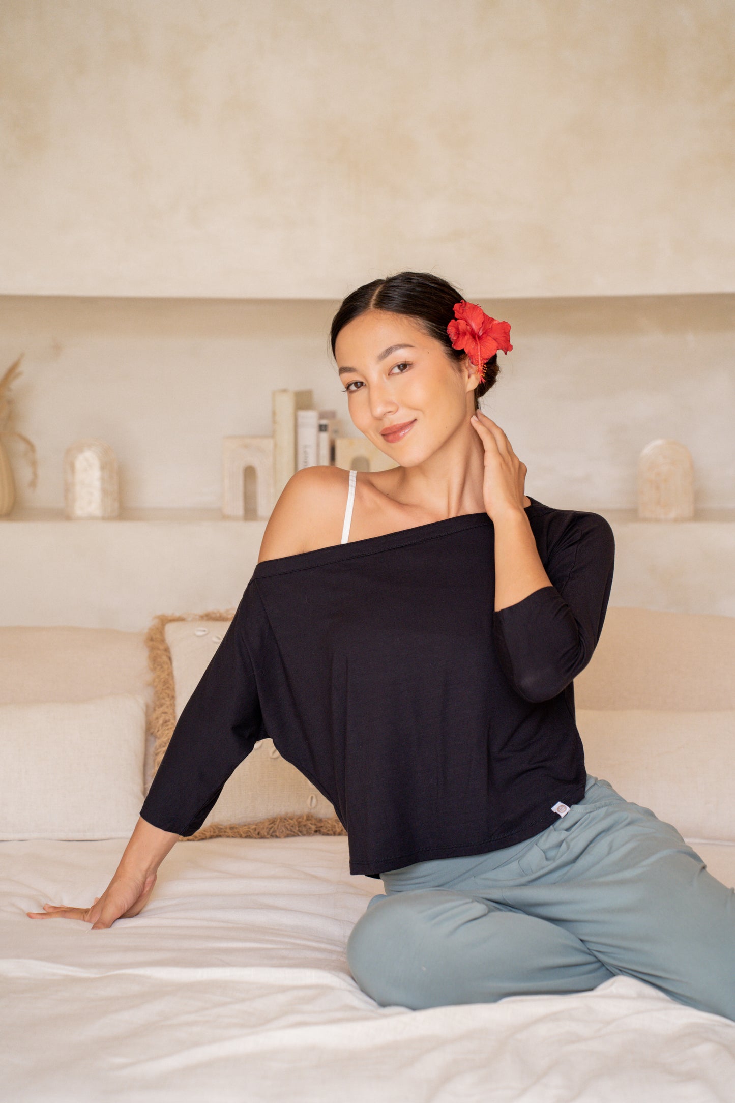 Nadi Off-Shoulder Drape - Black