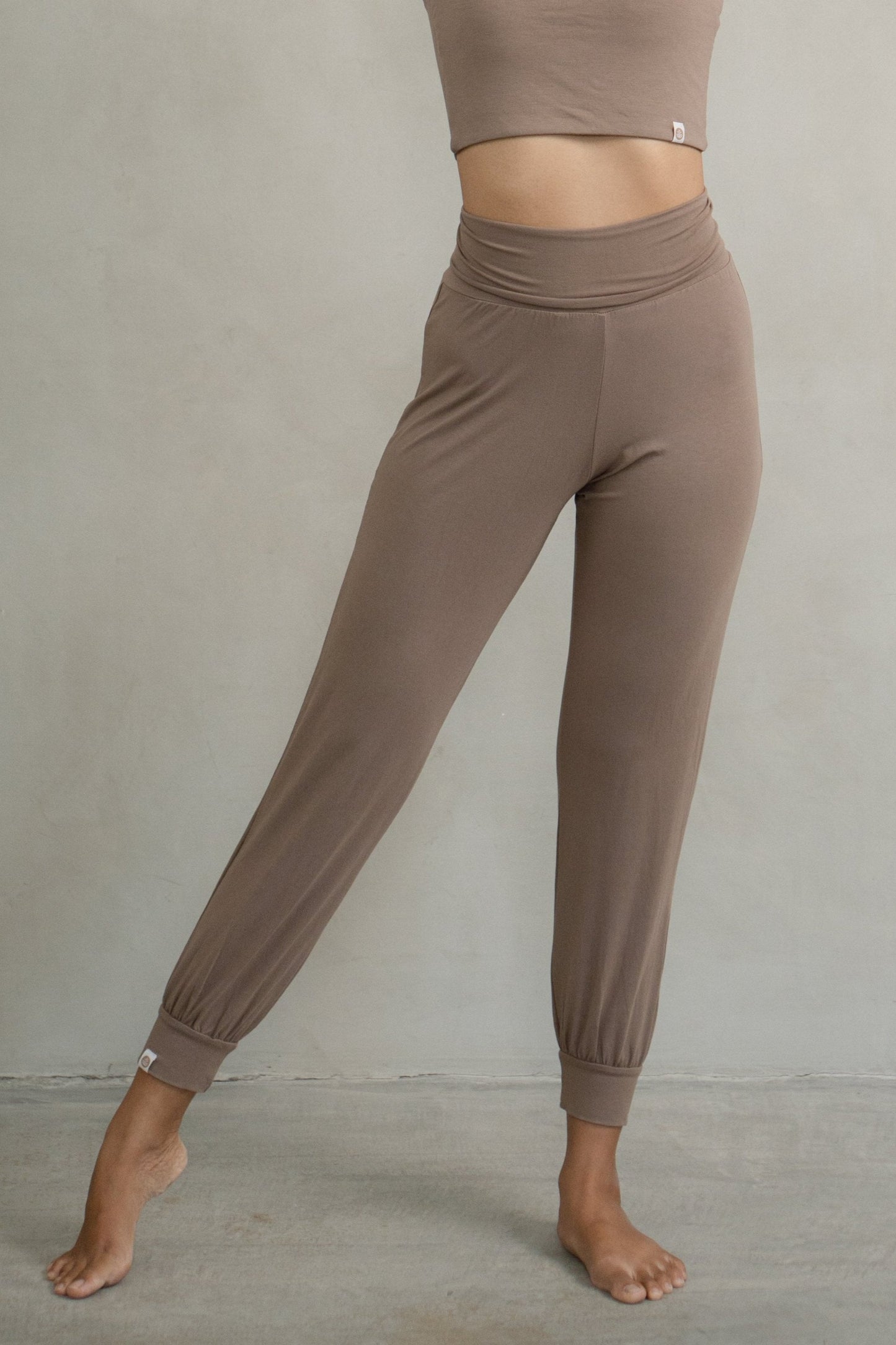 Asana Slim Jogger Pants - Sable