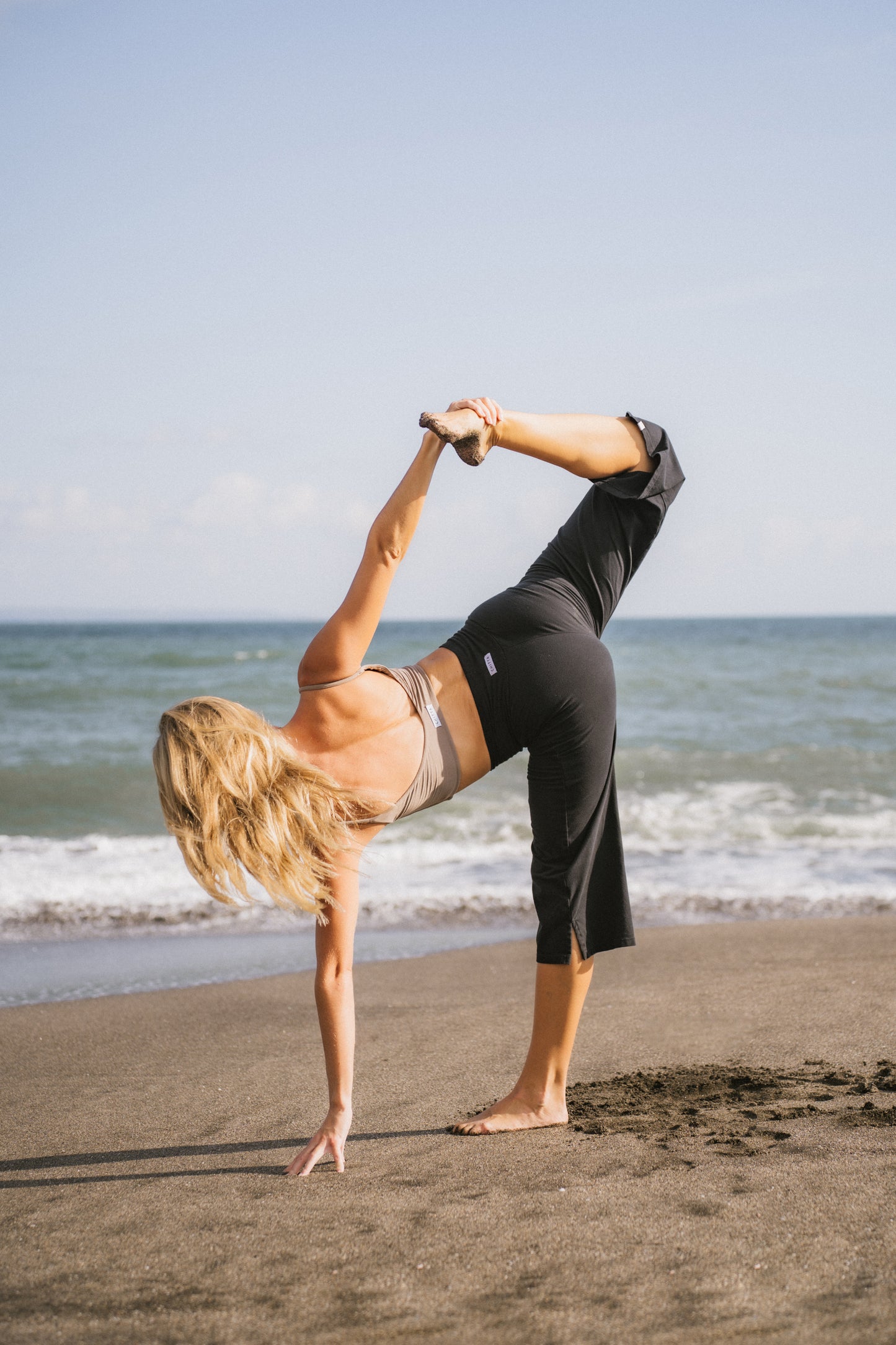 Bhumi Bamboo Capri Pants - Black