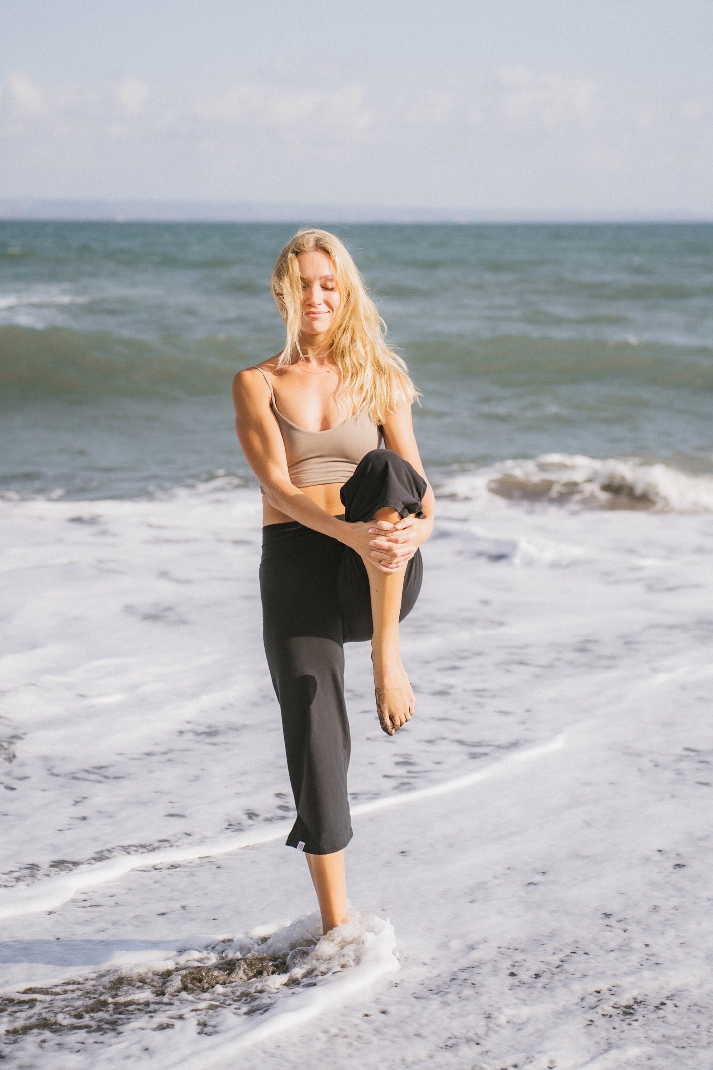 Bhumi Bamboo Capri Pants - Black