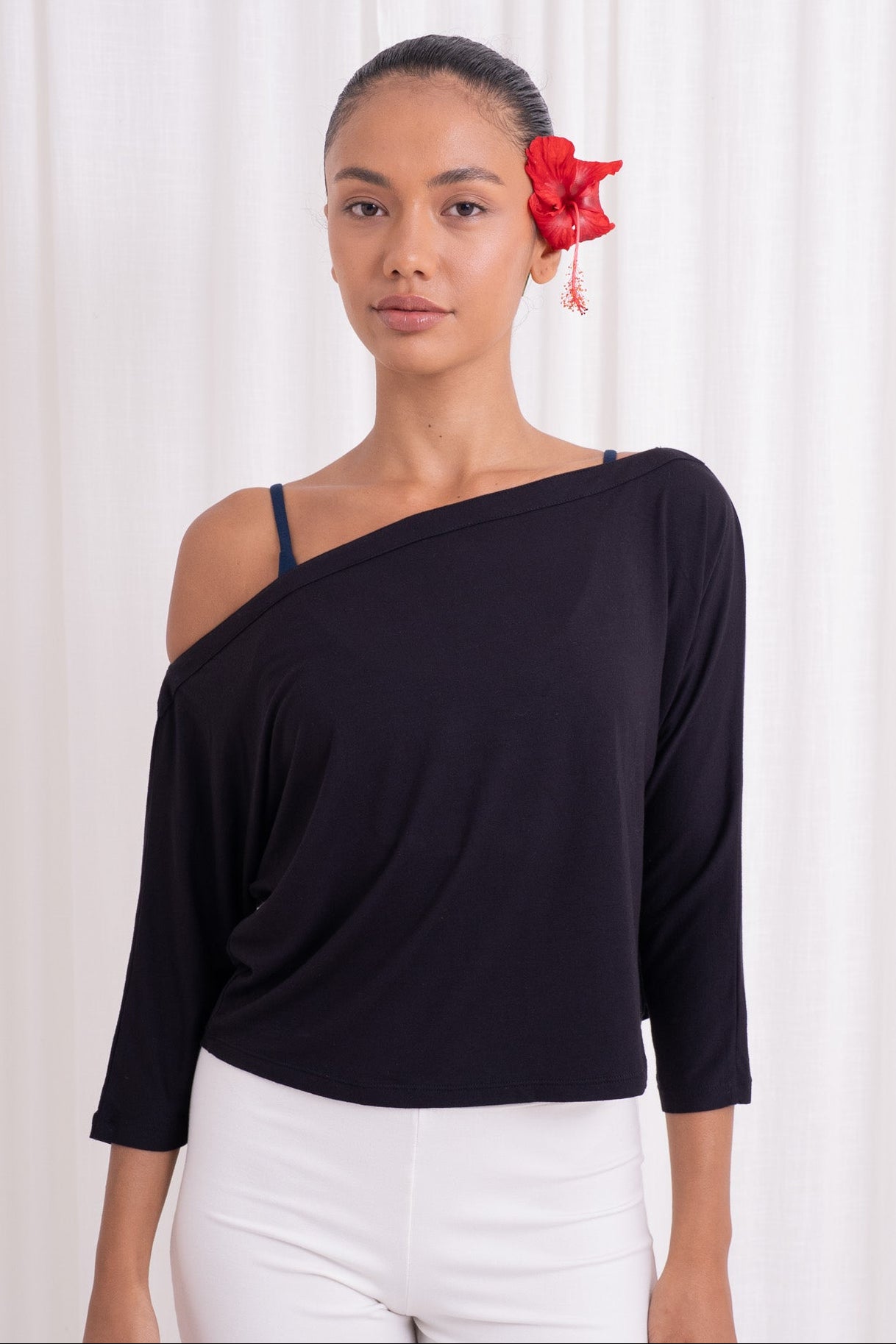 Nadi Off-Shoulder Drape - Black