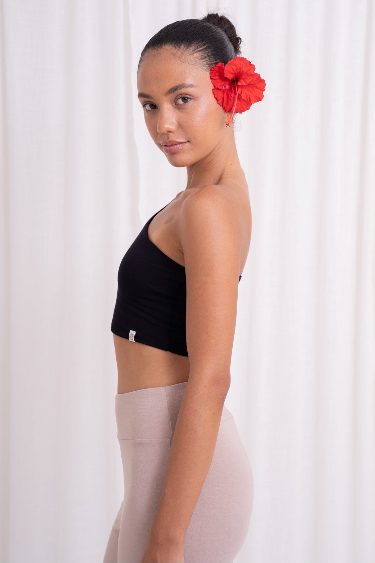 Satya Off-shoulder Top - Black