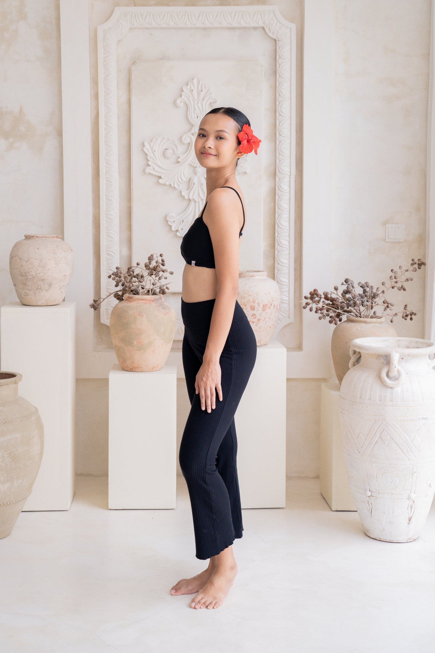 Sadhana Ribbed Flare Pants - Noir
