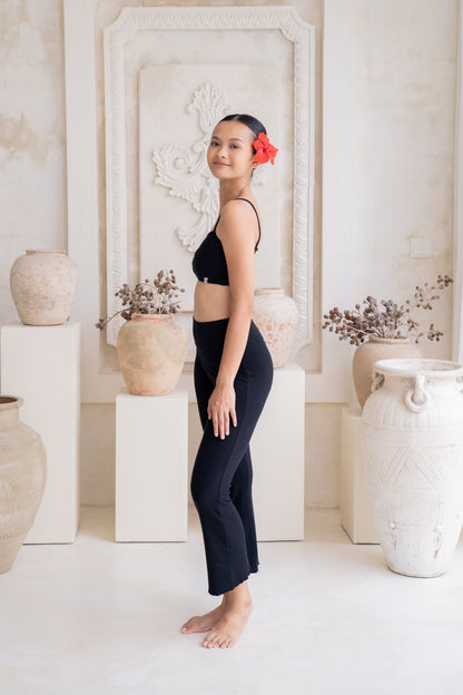 Sadhana Ribbed Flare Pants - Noir